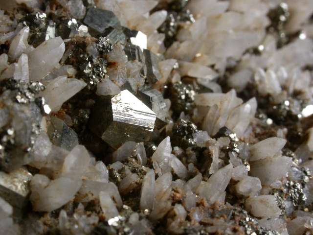 Pyrit, Quarz Elba